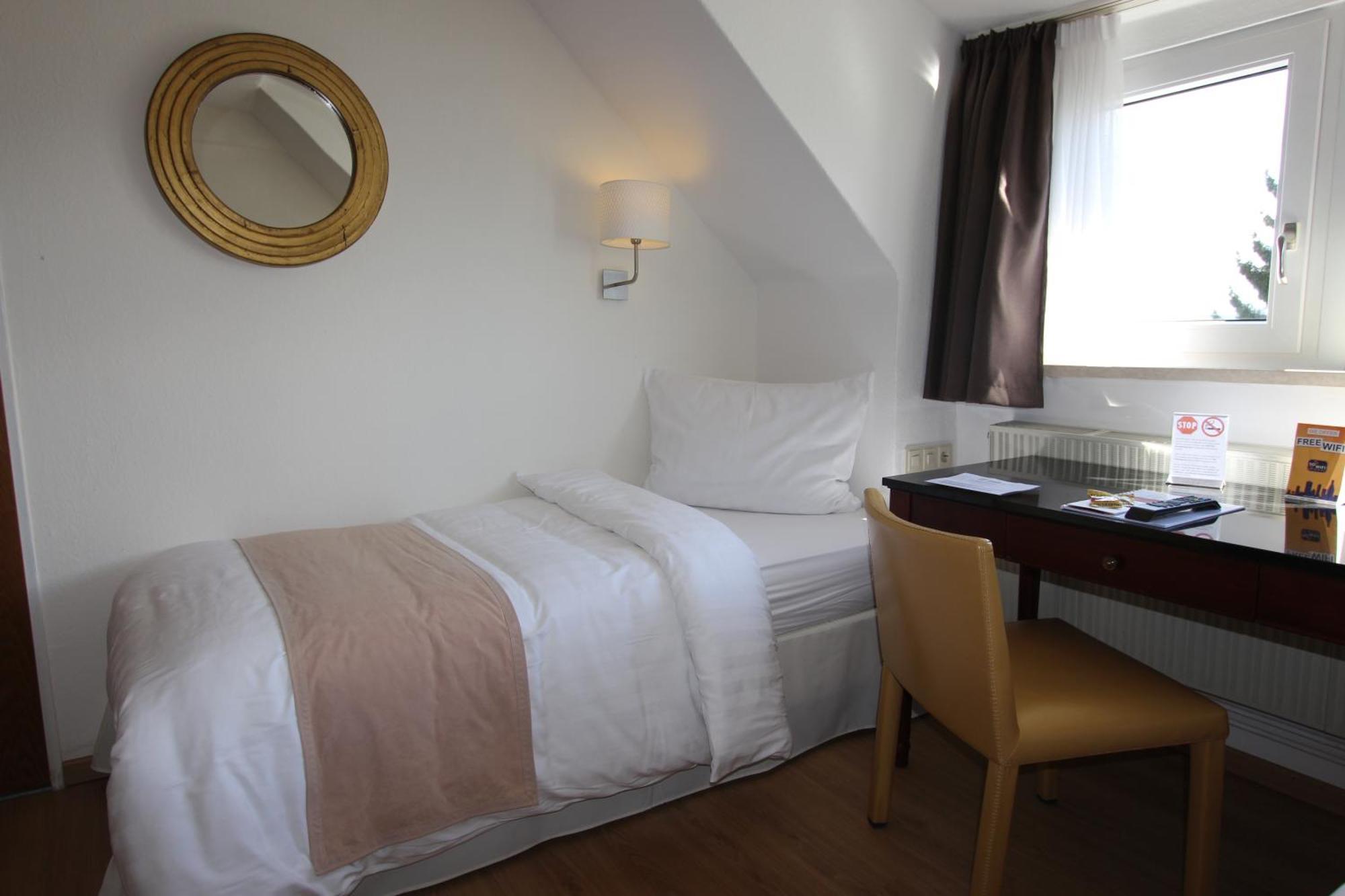 Boutique Hotel Restaurant Hollerather Hof Hellenthal Δωμάτιο φωτογραφία